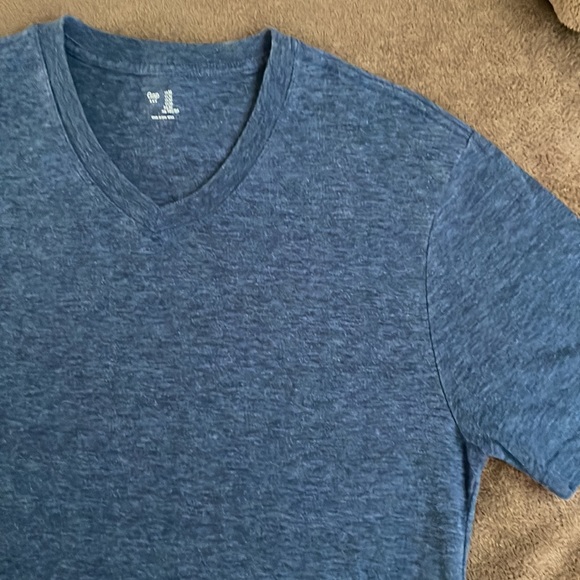 Gap. Short Sleeve Shirt.  Medium - Picture 4 of 5